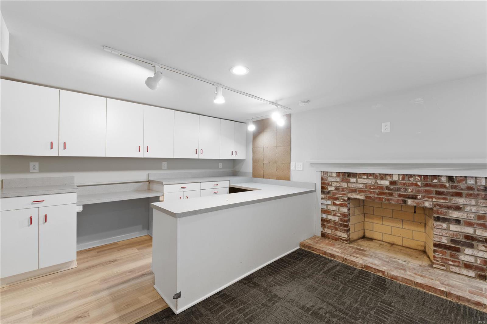 Davis Place - Residential