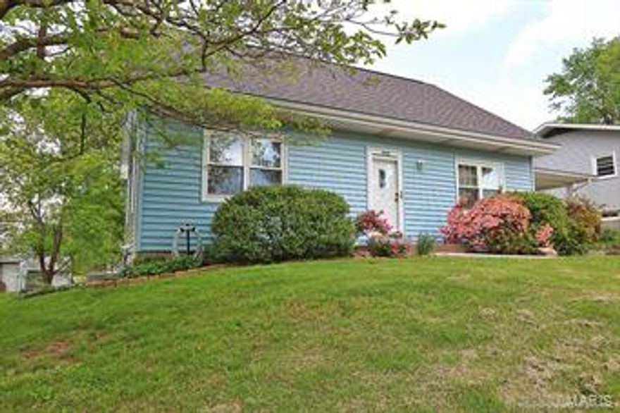 3 bedrooms, 2 bath 1.5 story home in very good area in Cape that features full walkout basement with a 13x13 finished area.  Large family room with a wood burning fireplace for those cold evenings, home is ready for new owners.