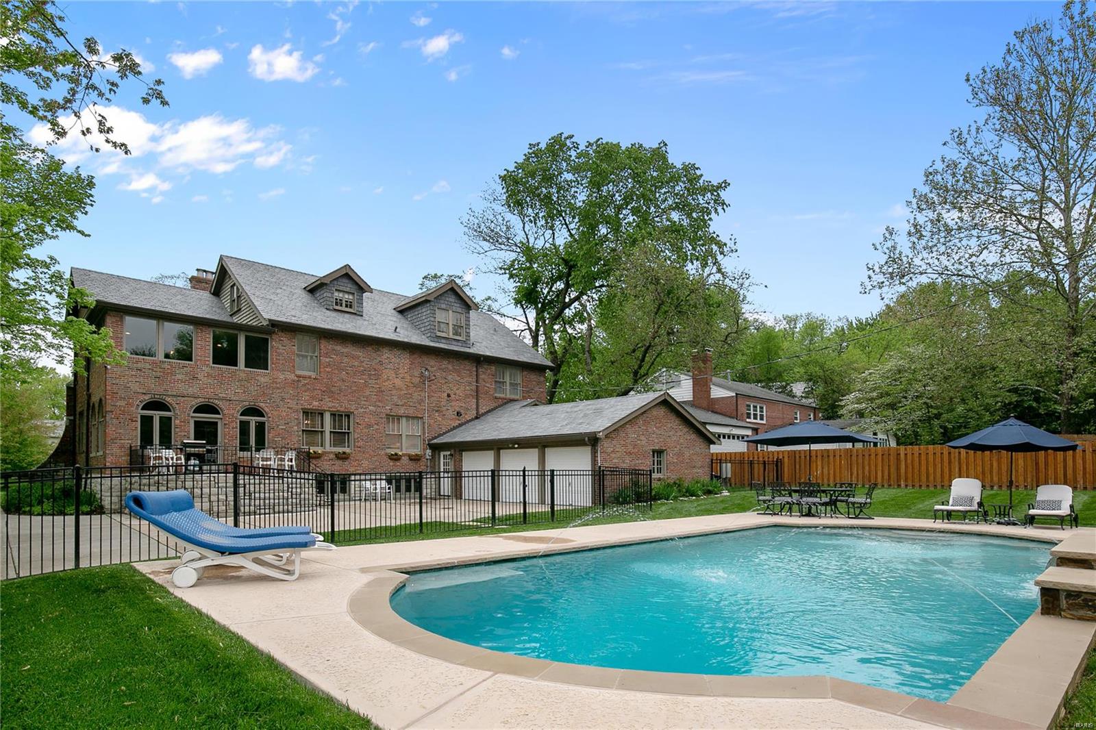 La Hacienda - Residential