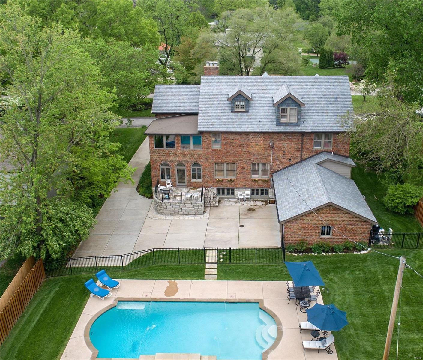 La Hacienda - Residential