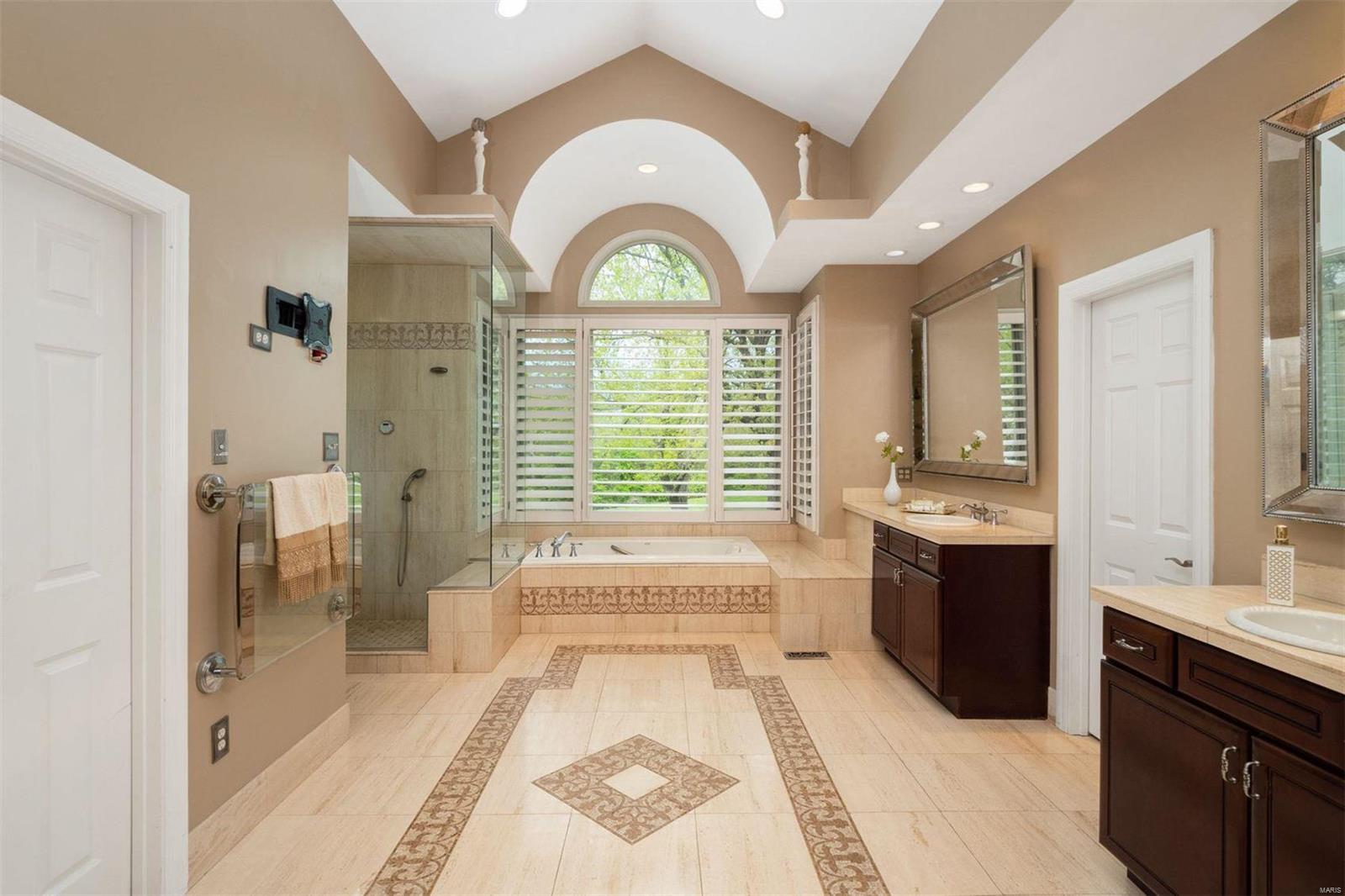 Ladue Meadows 2 - Residential