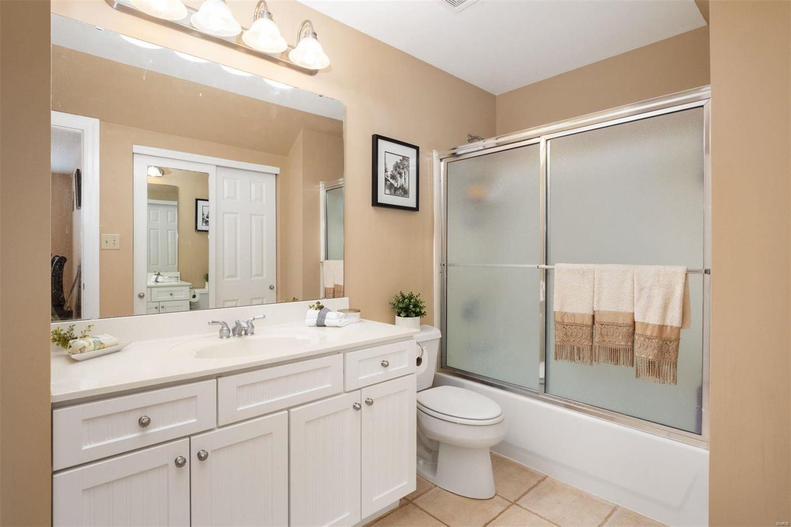 Ladue Meadows 2 - Residential