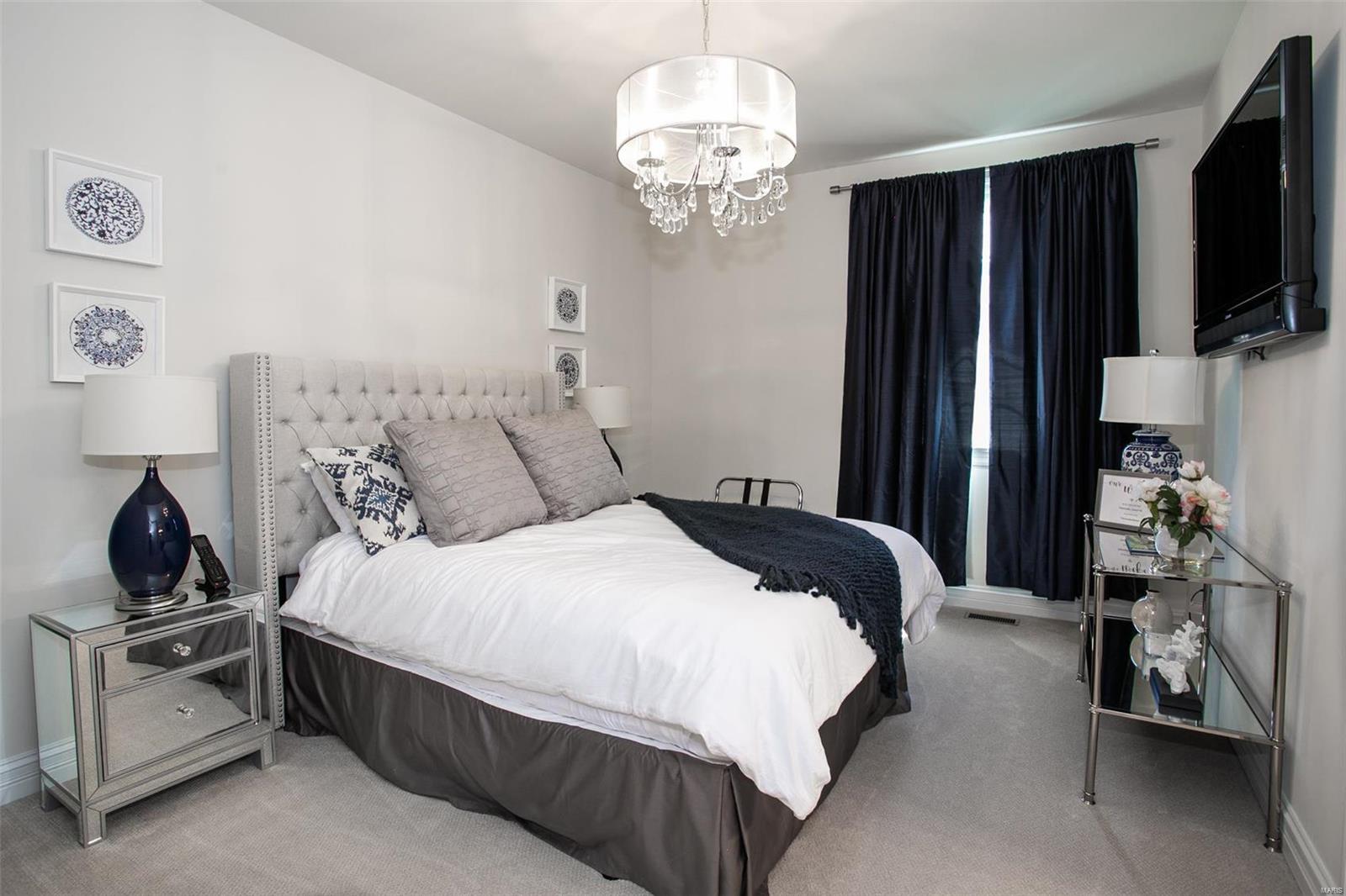 Woods of Ladue - Residential