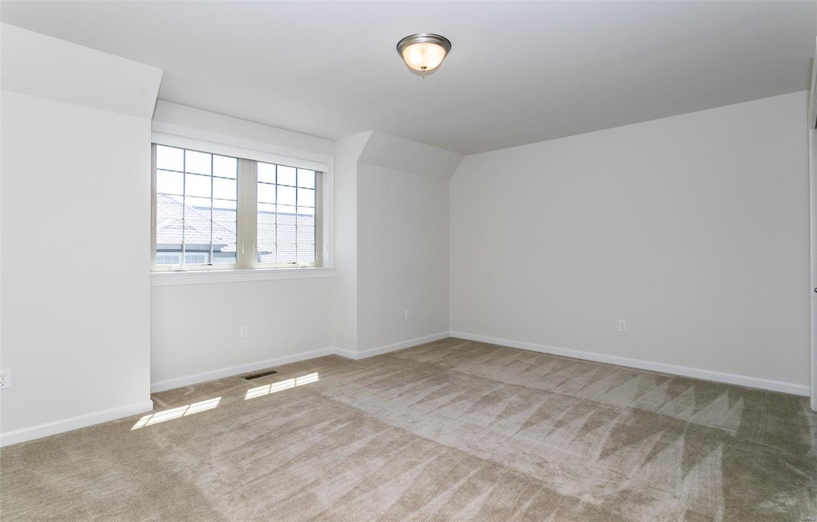 Woods of Ladue - Residential