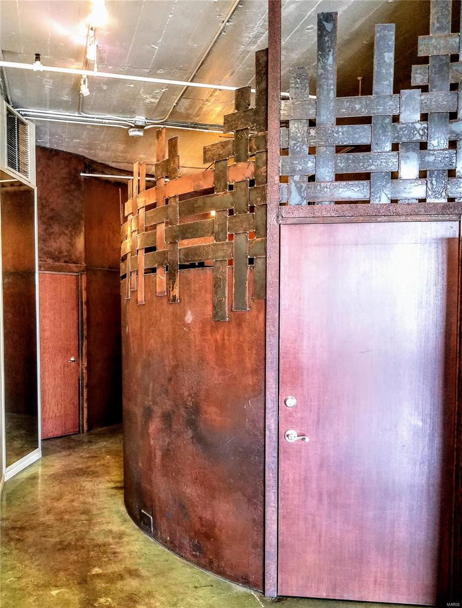 W-R/International Bldg Condo - Residential Lease