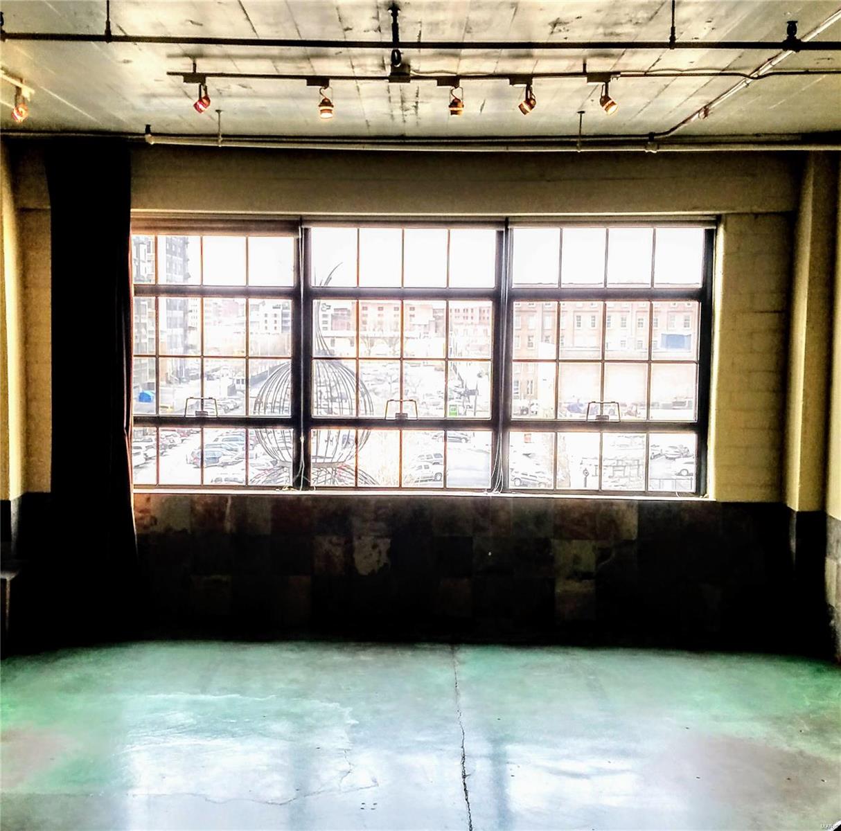 W-R/International Bldg Condo - Residential Lease