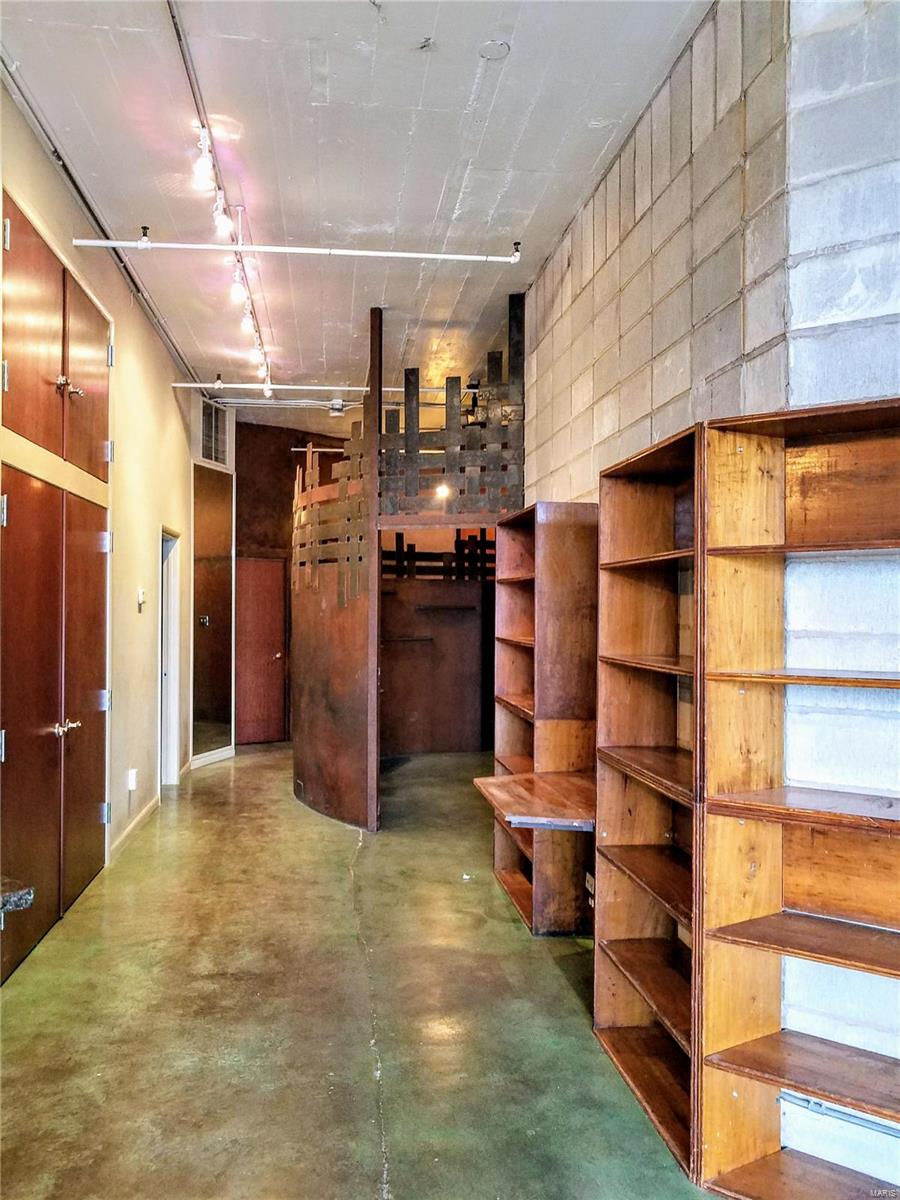 W-R/International Bldg Condo - Residential Lease
