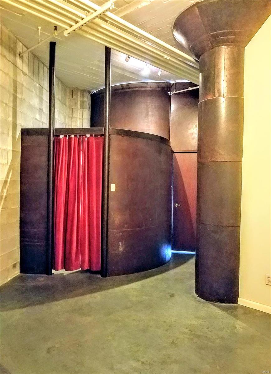 W-R/International Bldg Condo - Residential Lease