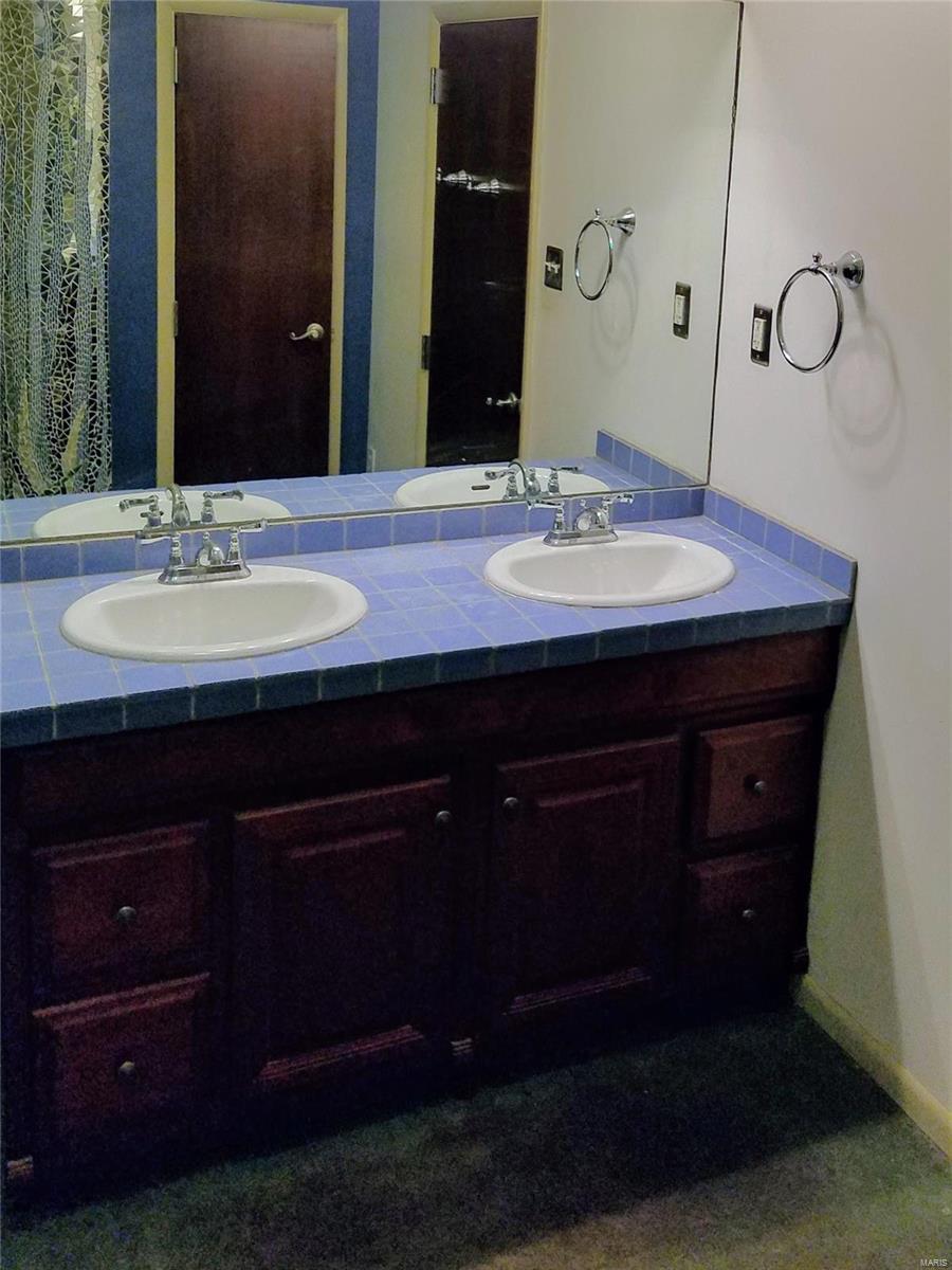 W-R/International Bldg Condo - Residential Lease