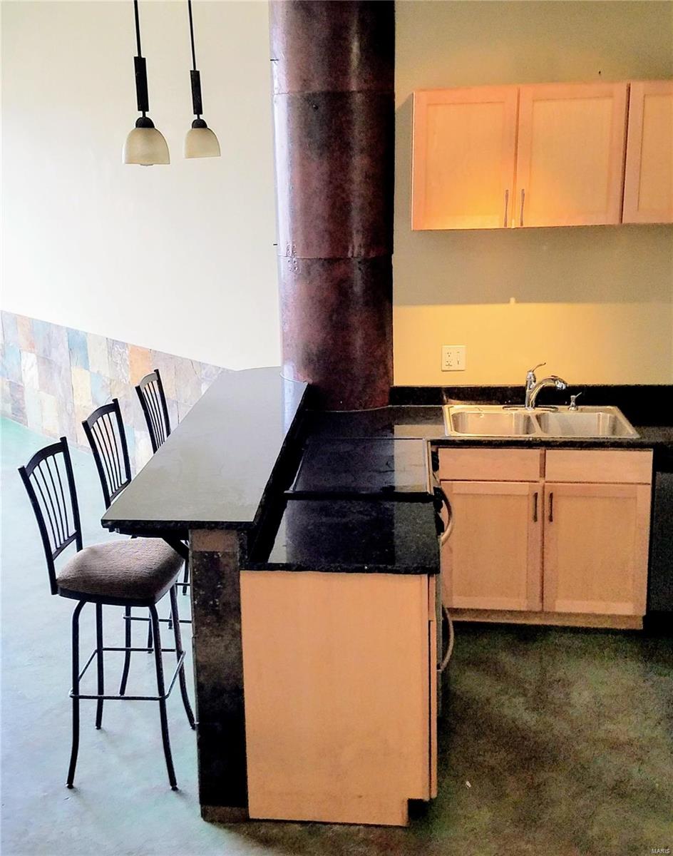 W-R/International Bldg Condo - Residential Lease