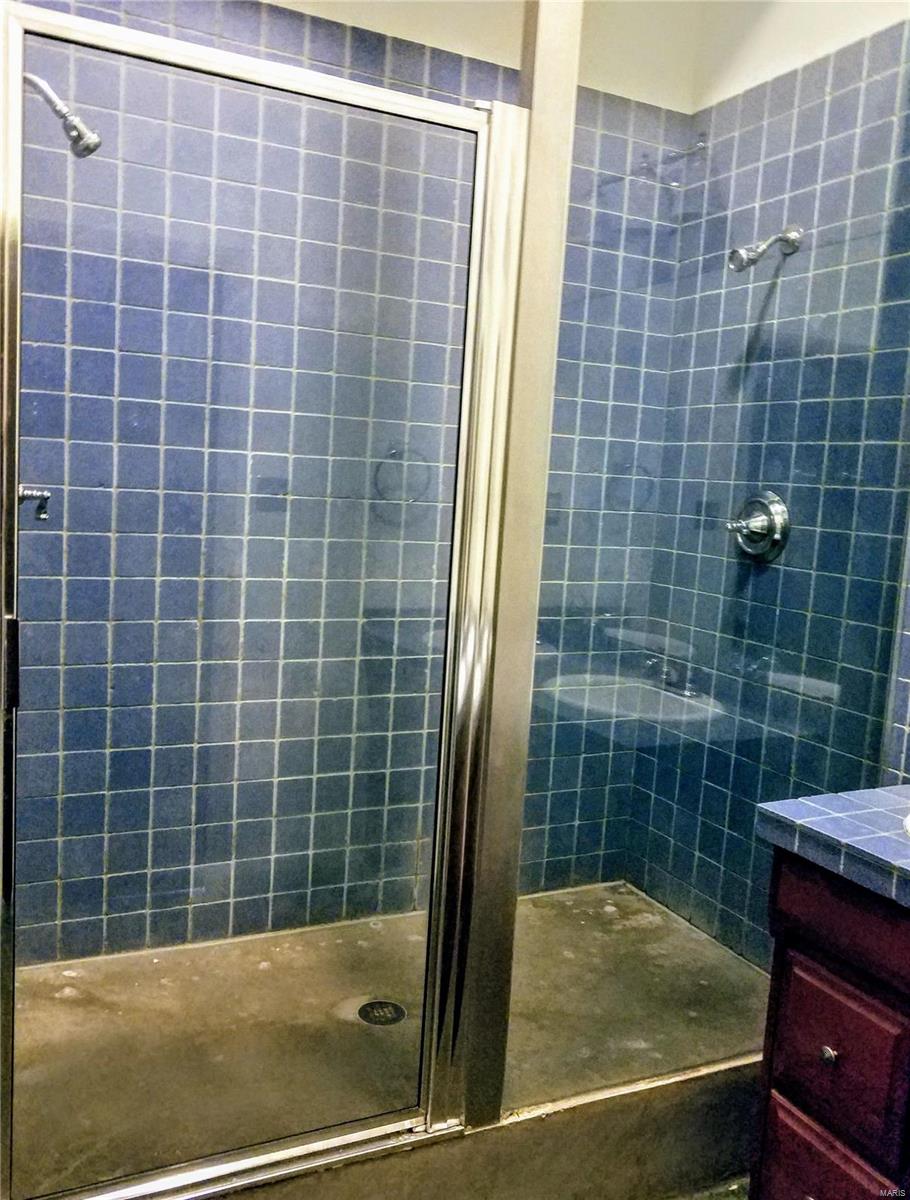 W-R/International Bldg Condo - Residential Lease