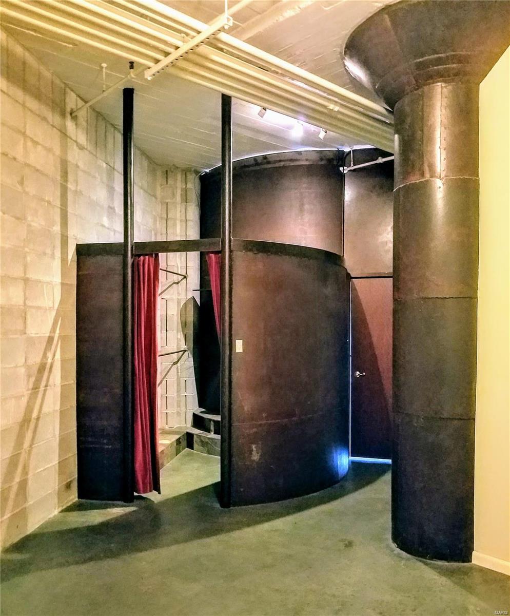 W-R/International Bldg Condo - Residential Lease