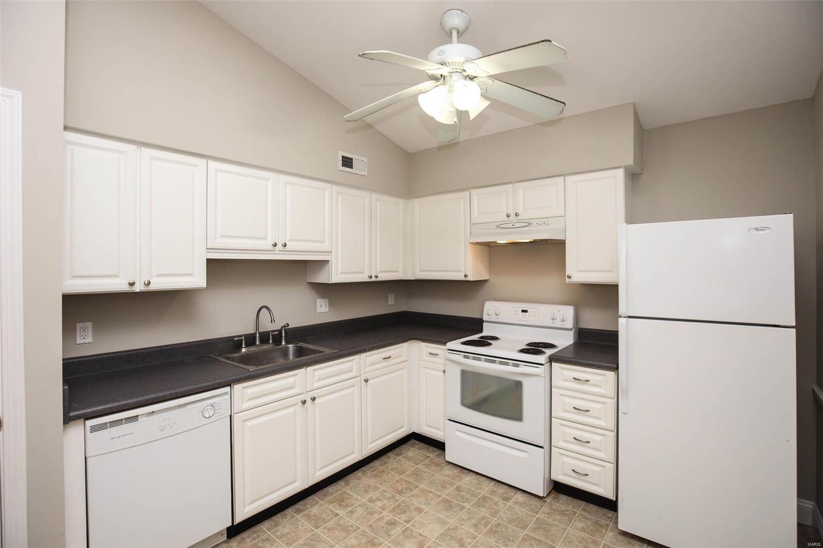 Victoria Crossing Condo Ph Two - Residential