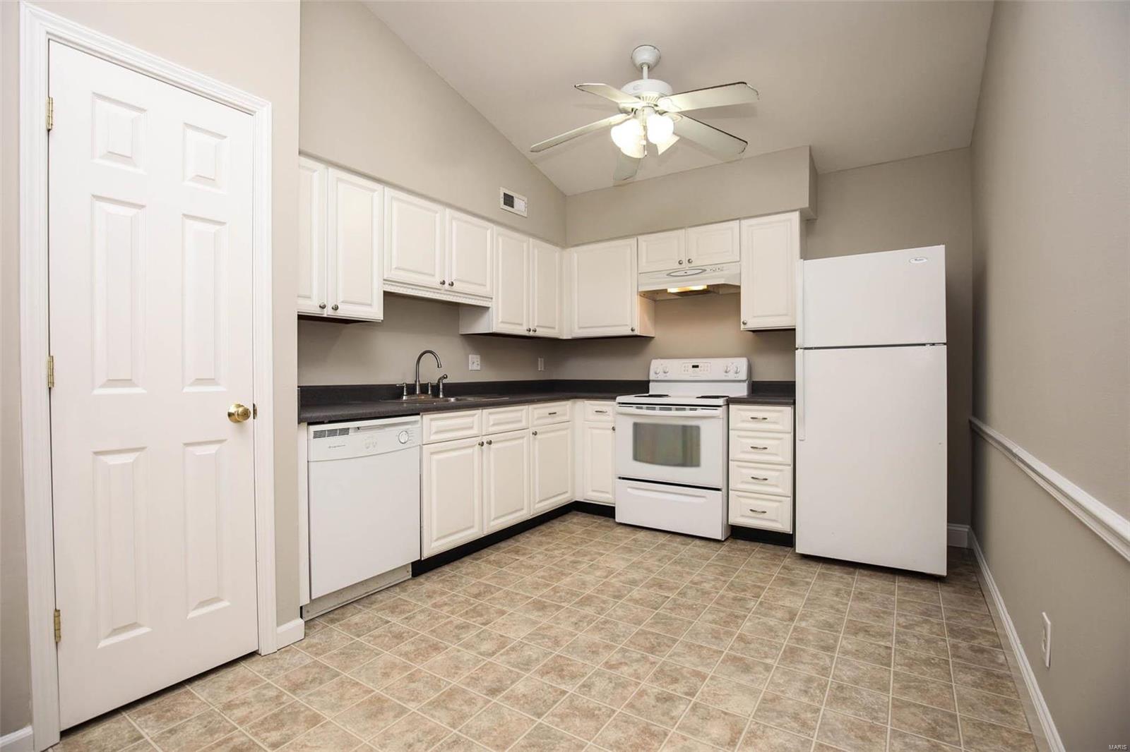 Victoria Crossing Condo Ph Two - Residential