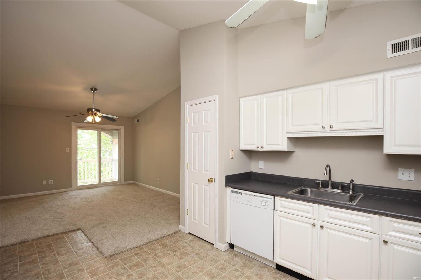 Victoria Crossing Condo Ph Two - Residential