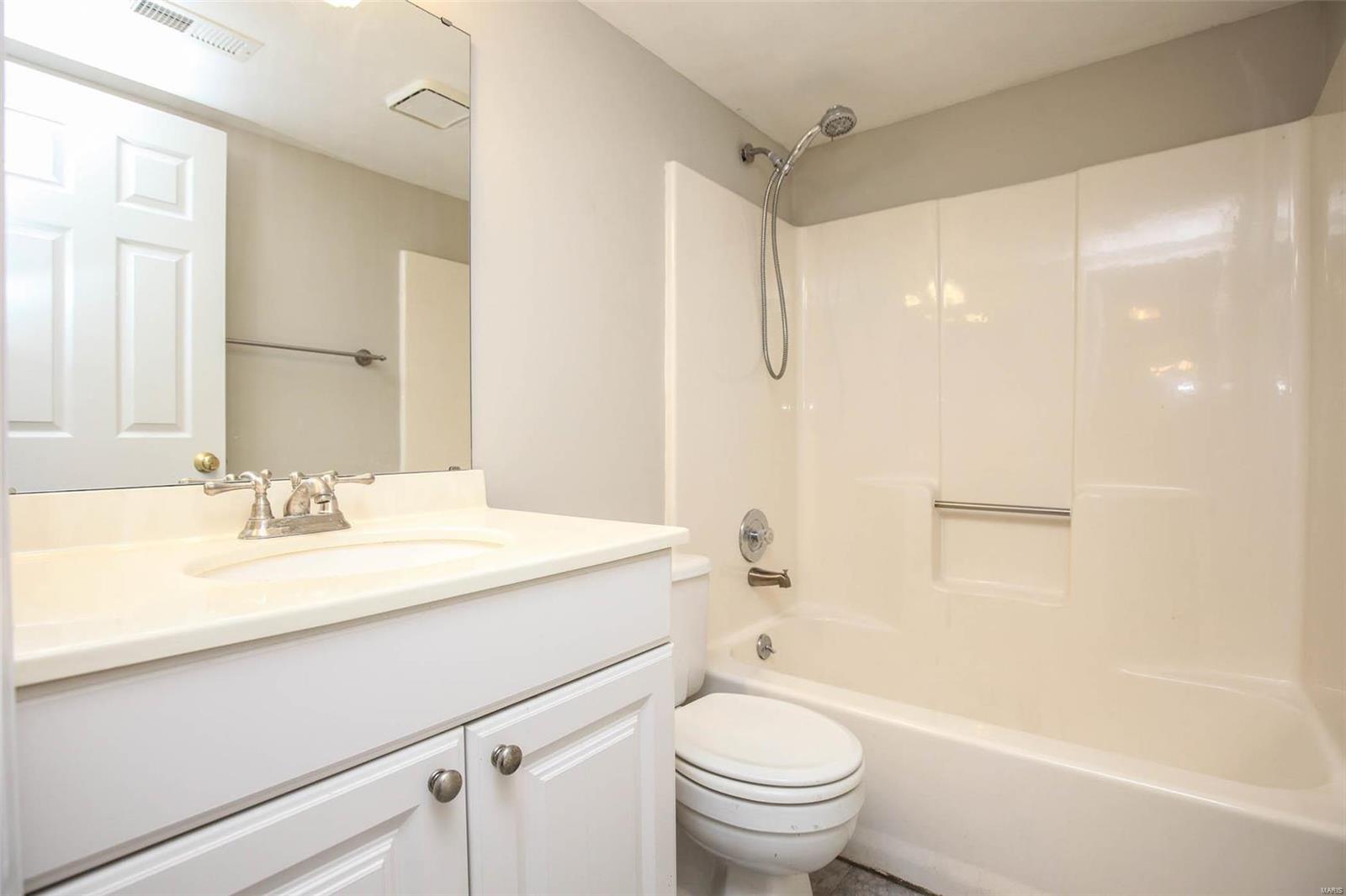 Victoria Crossing Condo Ph Two - Residential