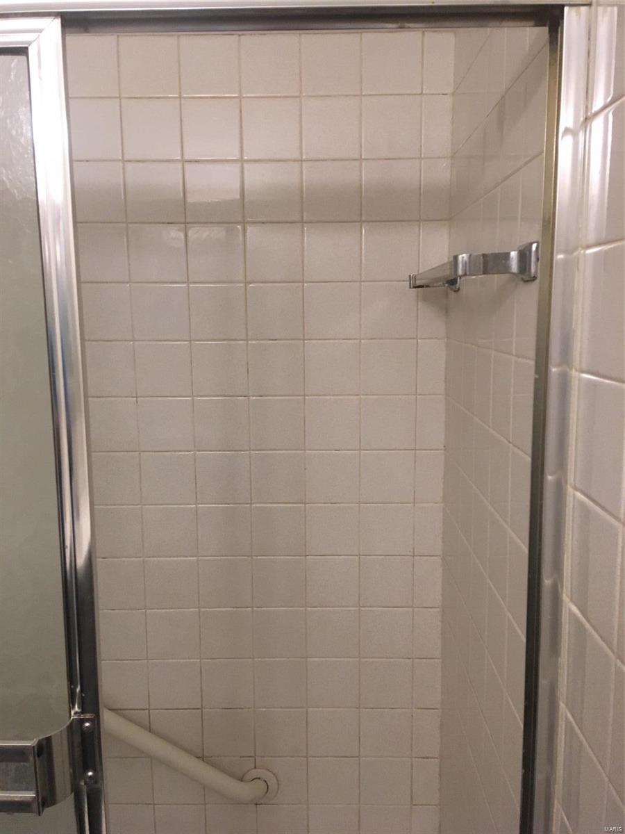 Hazelcrest III Condo - Residential