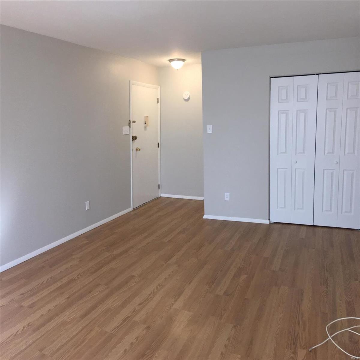 Hazelcrest III Condo - Residential