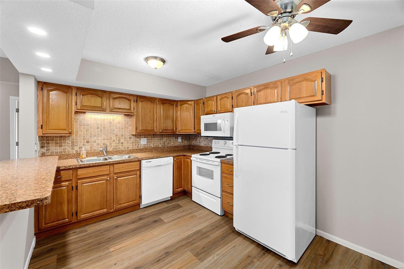 Summergate Garden Condos - Residential