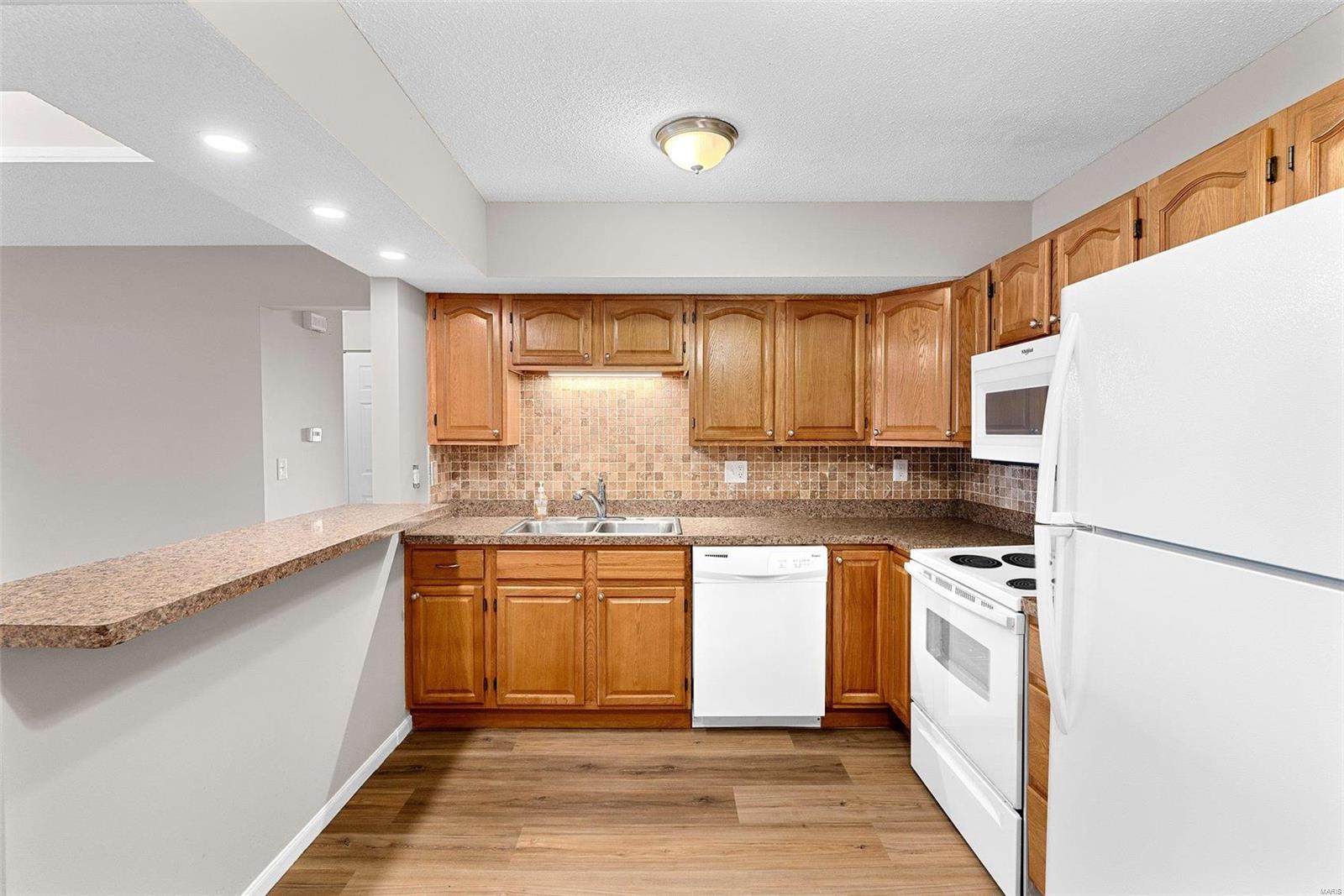 Summergate Garden Condos - Residential