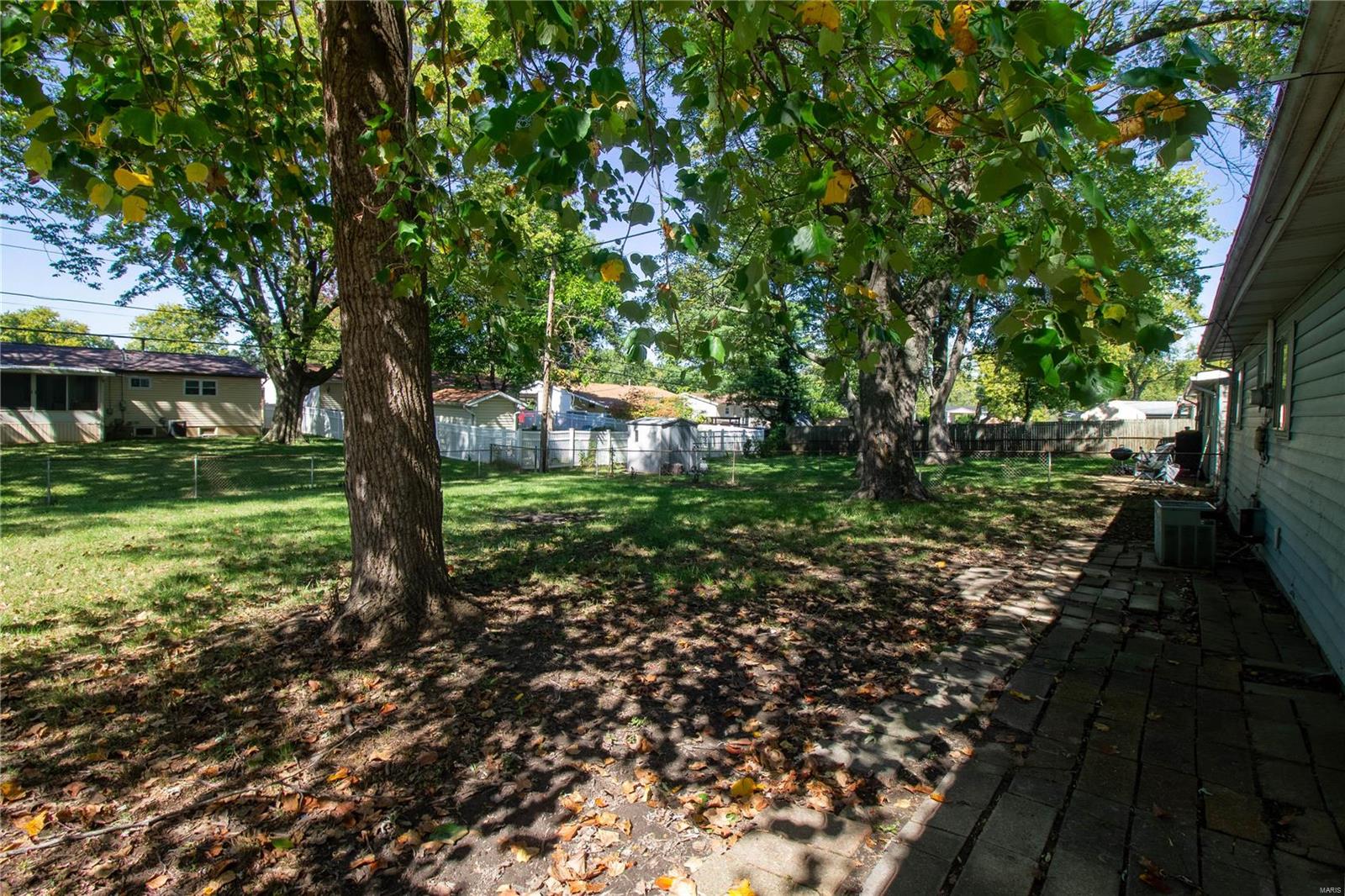 Florissant, Missouri 63031, United States, 2 Bedrooms Bedrooms, ,1 BathroomBathrooms,Residential,Pending,40984