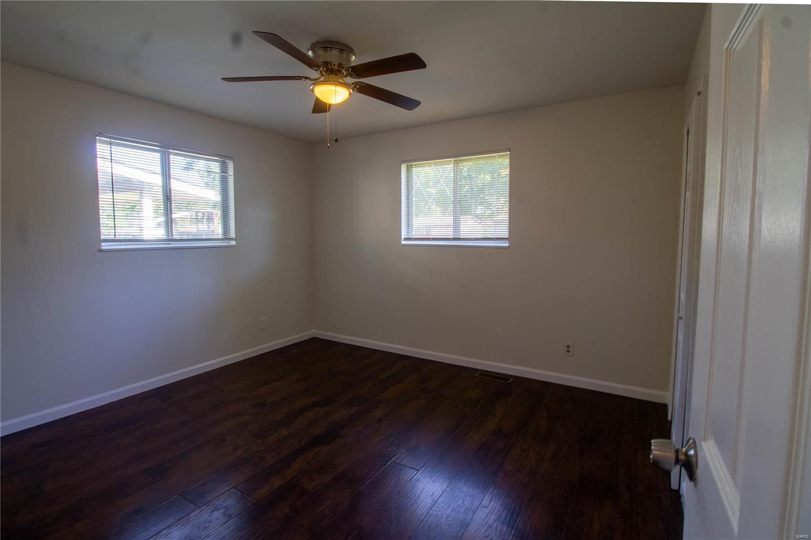 Florissant, Missouri 63031, United States, 2 Bedrooms Bedrooms, ,1 BathroomBathrooms,Residential,Pending,40984
