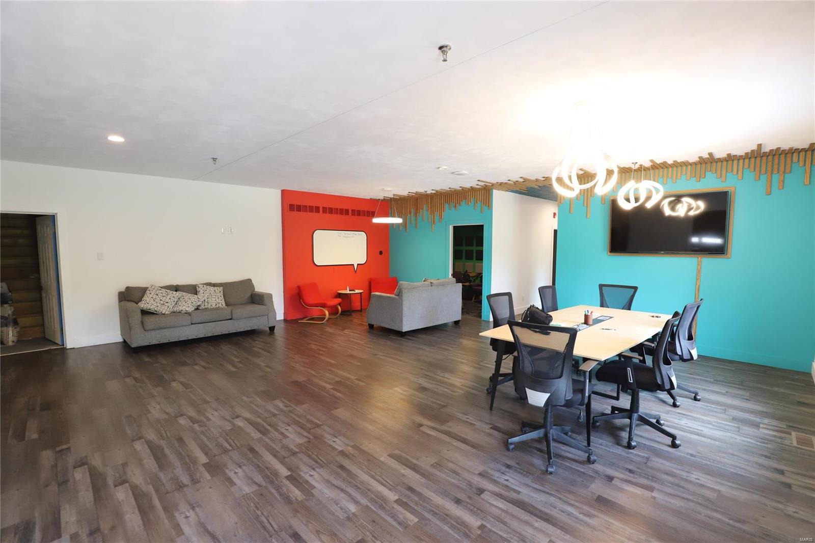 n/a - Commercial Sale