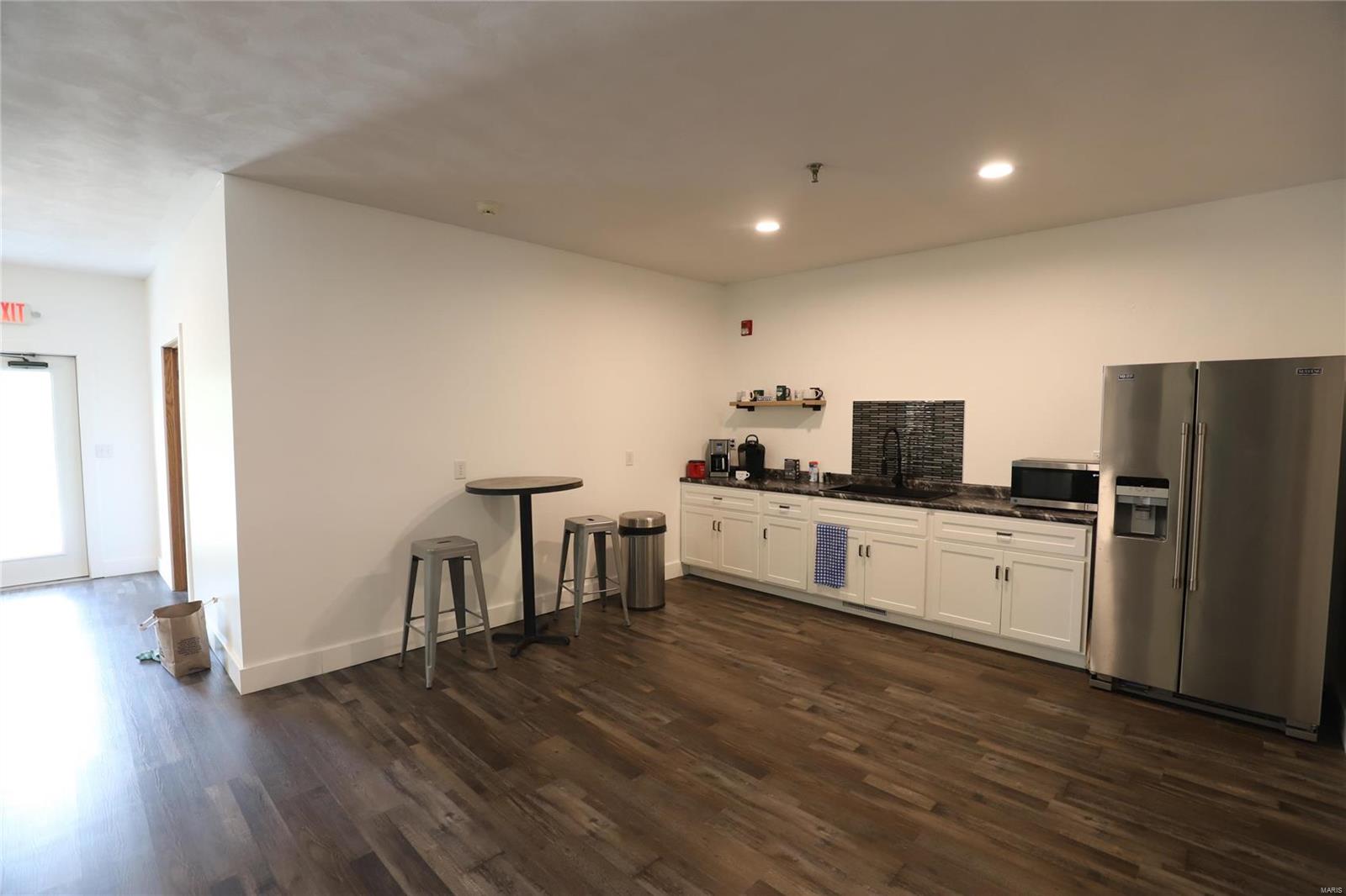 n/a - Commercial Sale