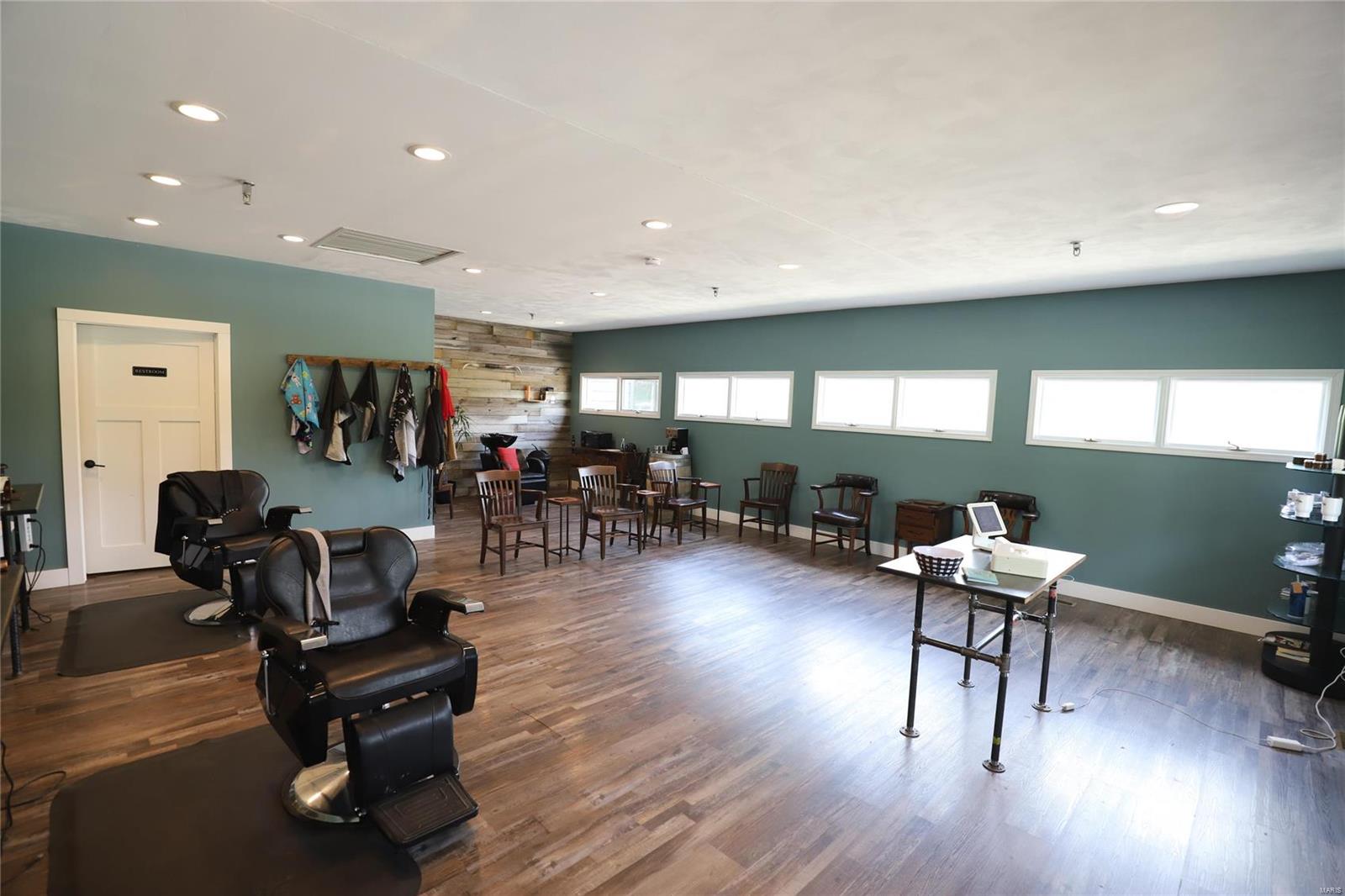 n/a - Commercial Sale