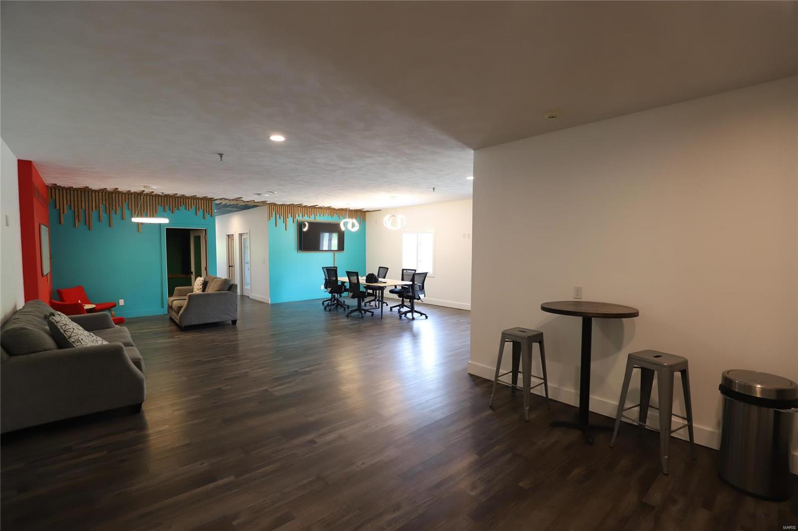 n/a - Commercial Sale