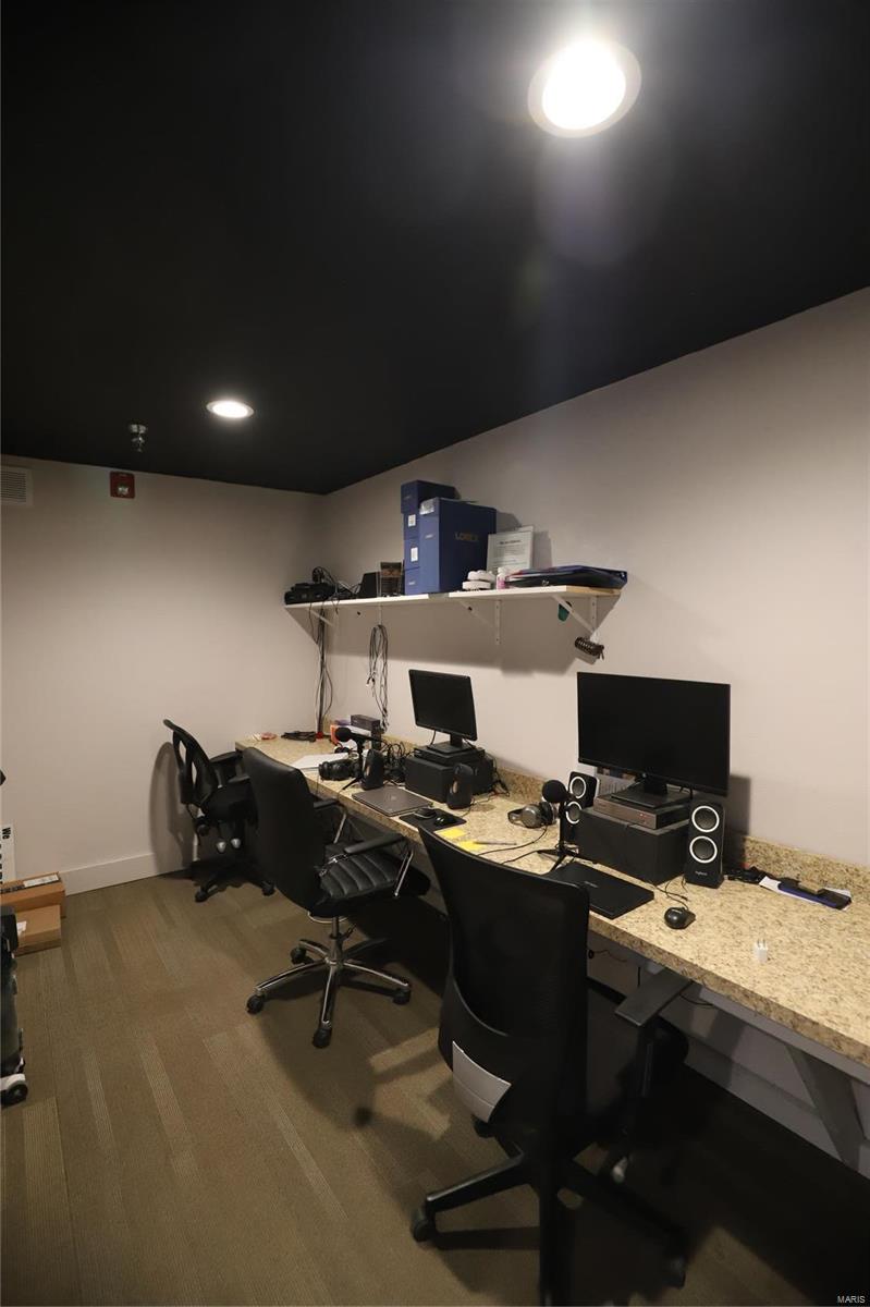 n/a - Commercial Sale