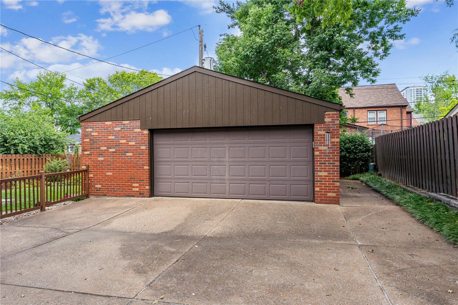 Davis Place - Residential