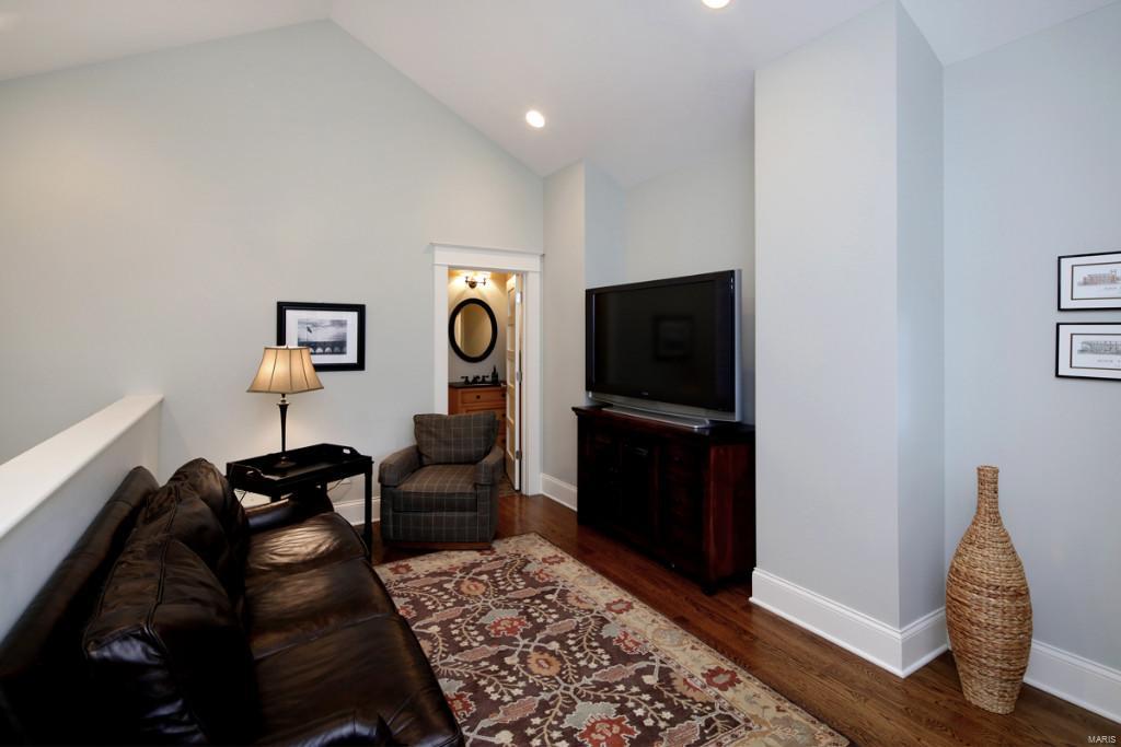 Mcdonald Tr Pt 2 Lts 31 & 32 & Sarpy - Residential