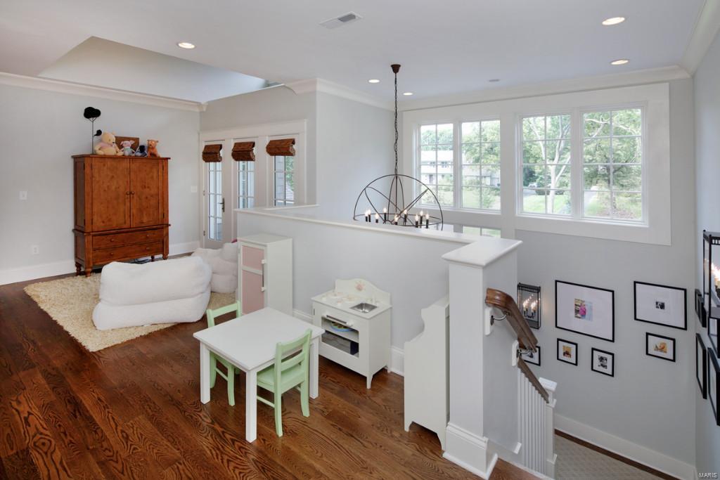 Mcdonald Tr Pt 2 Lts 31 & 32 & Sarpy - Residential