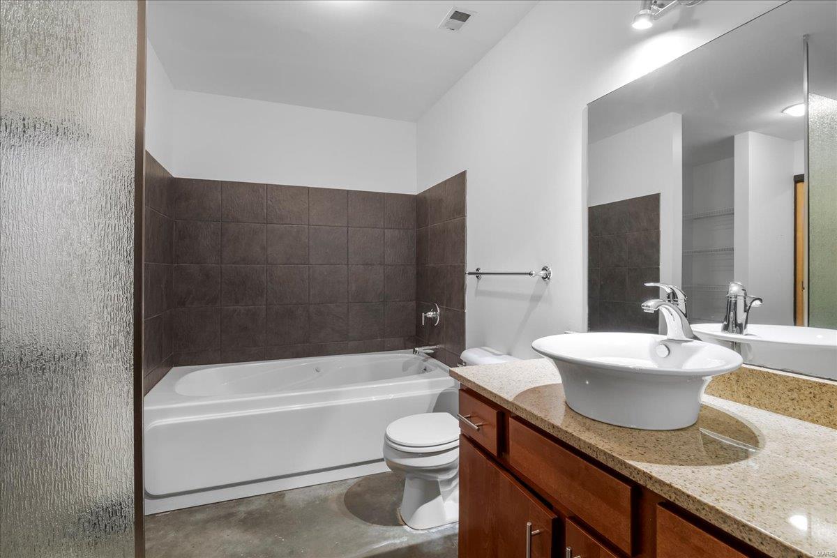 St Louis, Missouri 63101, United States, 2 Bedrooms Bedrooms, ,1 BathroomBathrooms,Residential,Active,109686
