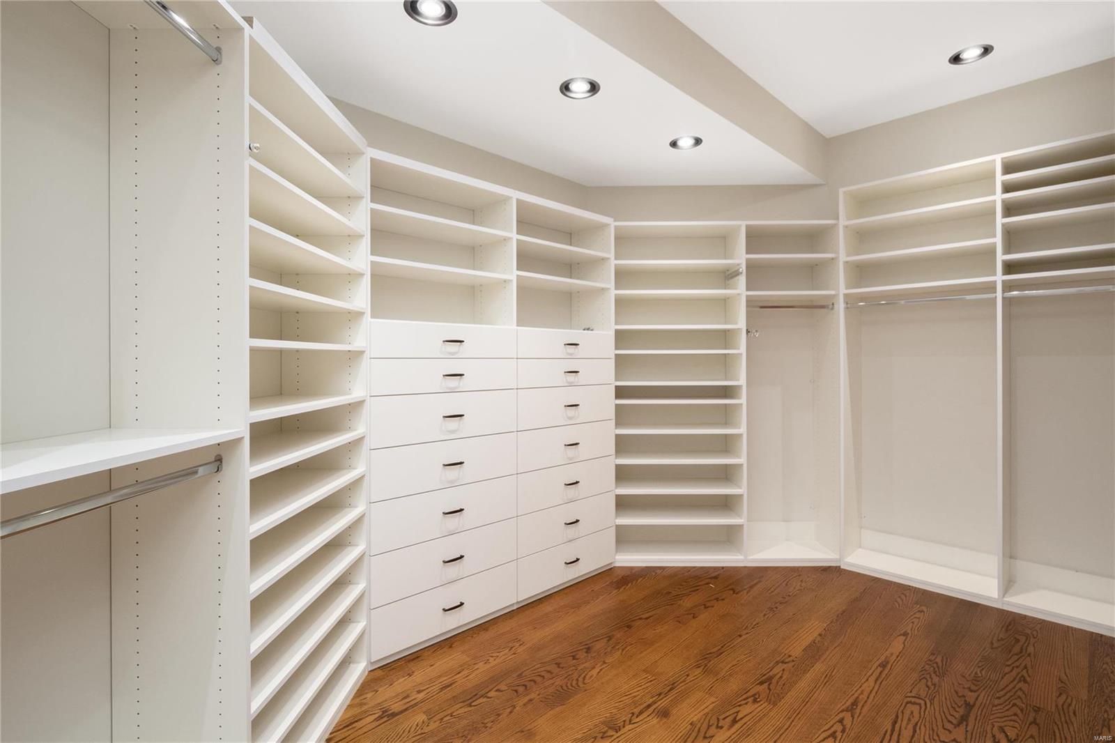 Williamsburg Estates - Residential