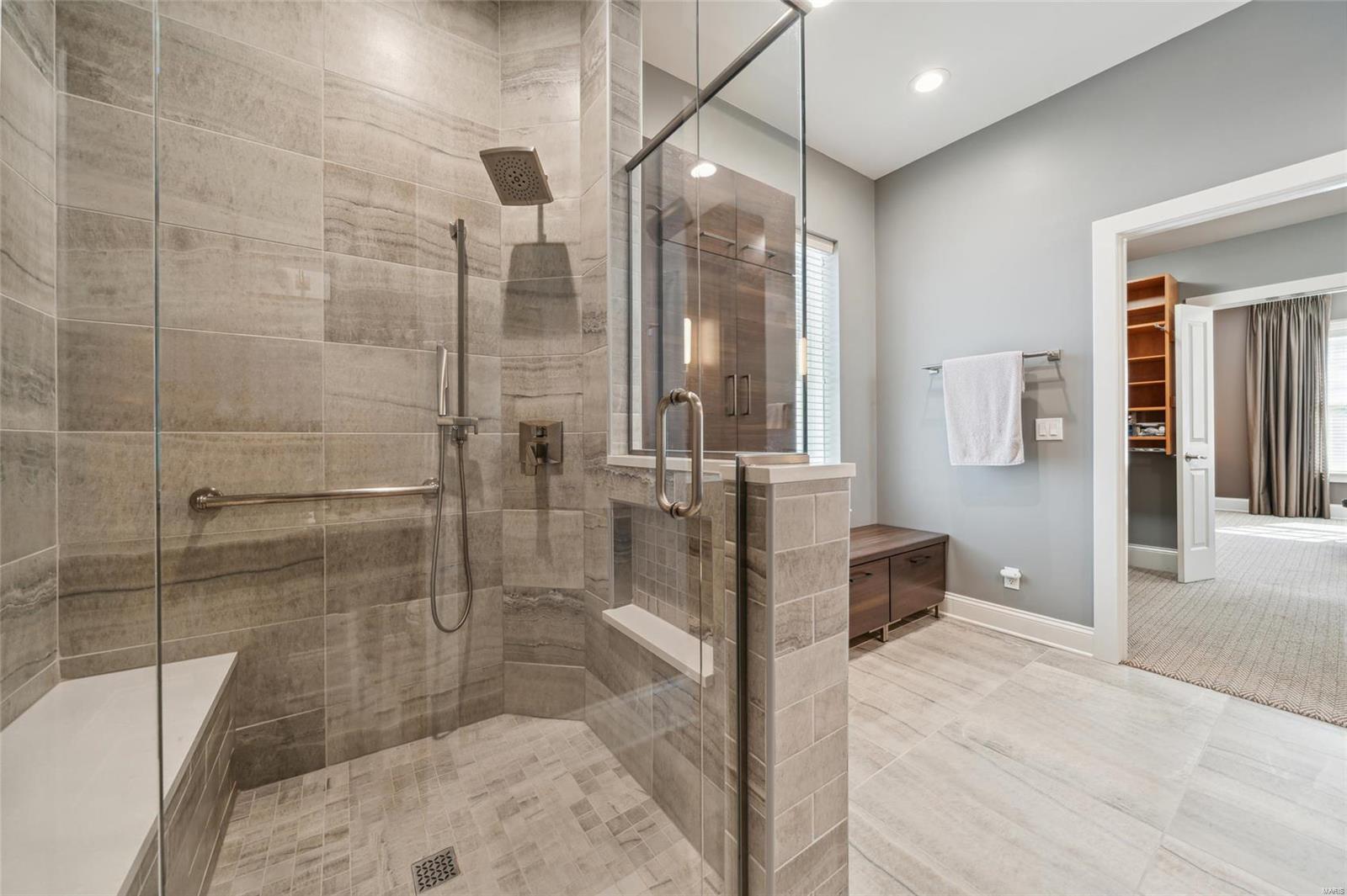 Maryland Plaza Condo - Residential