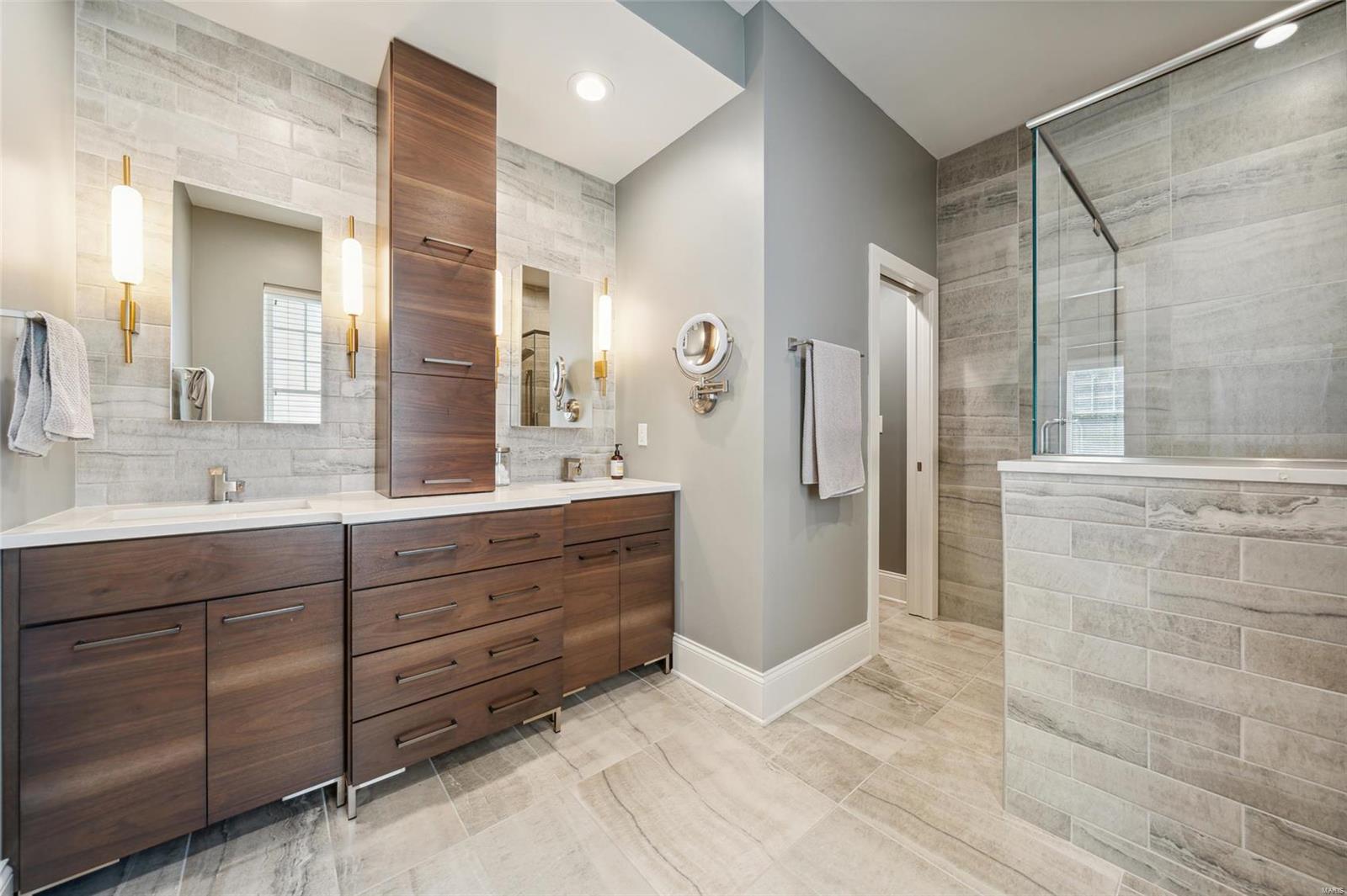 Maryland Plaza Condo - Residential