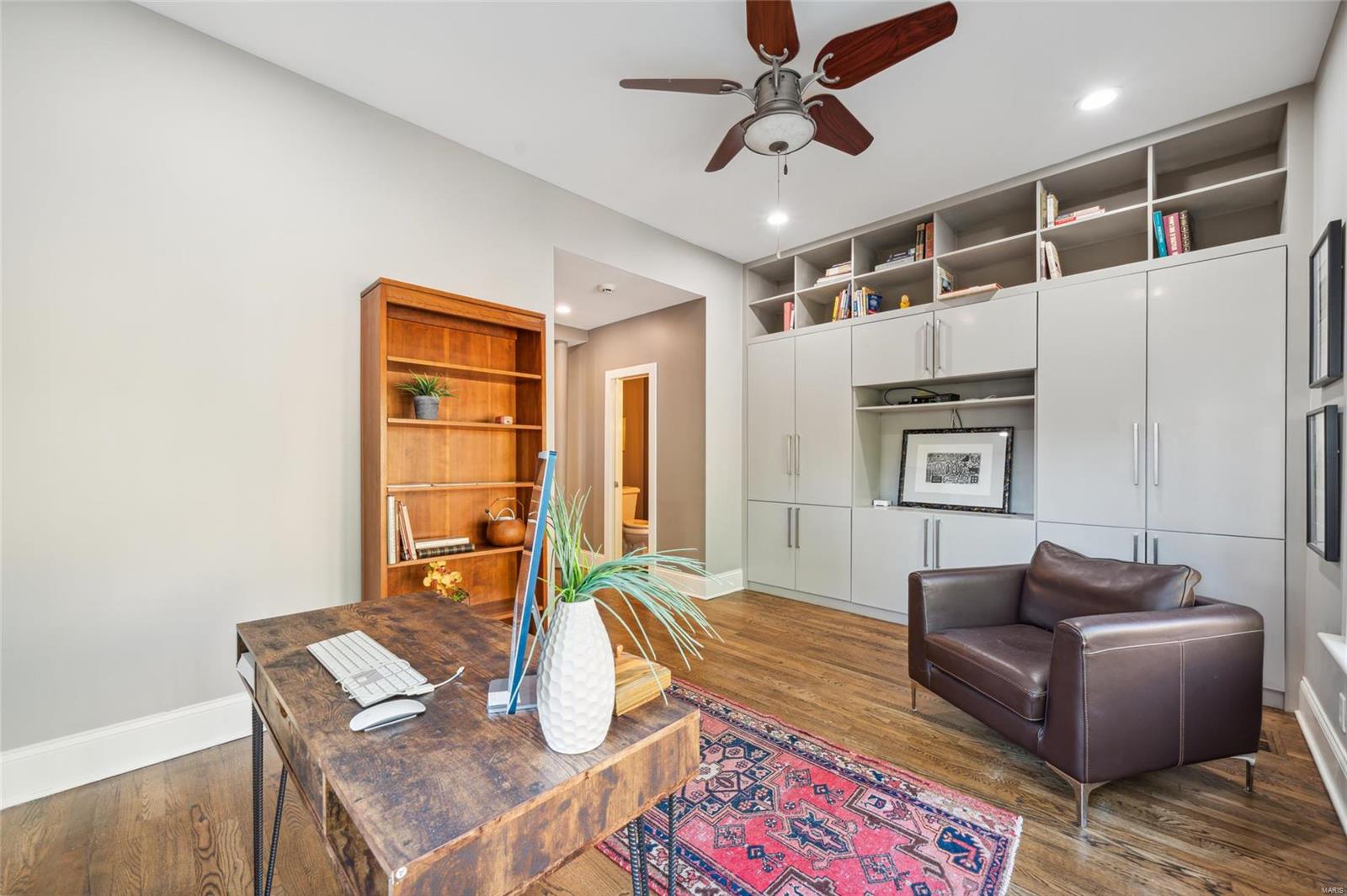 Maryland Plaza Condo - Residential