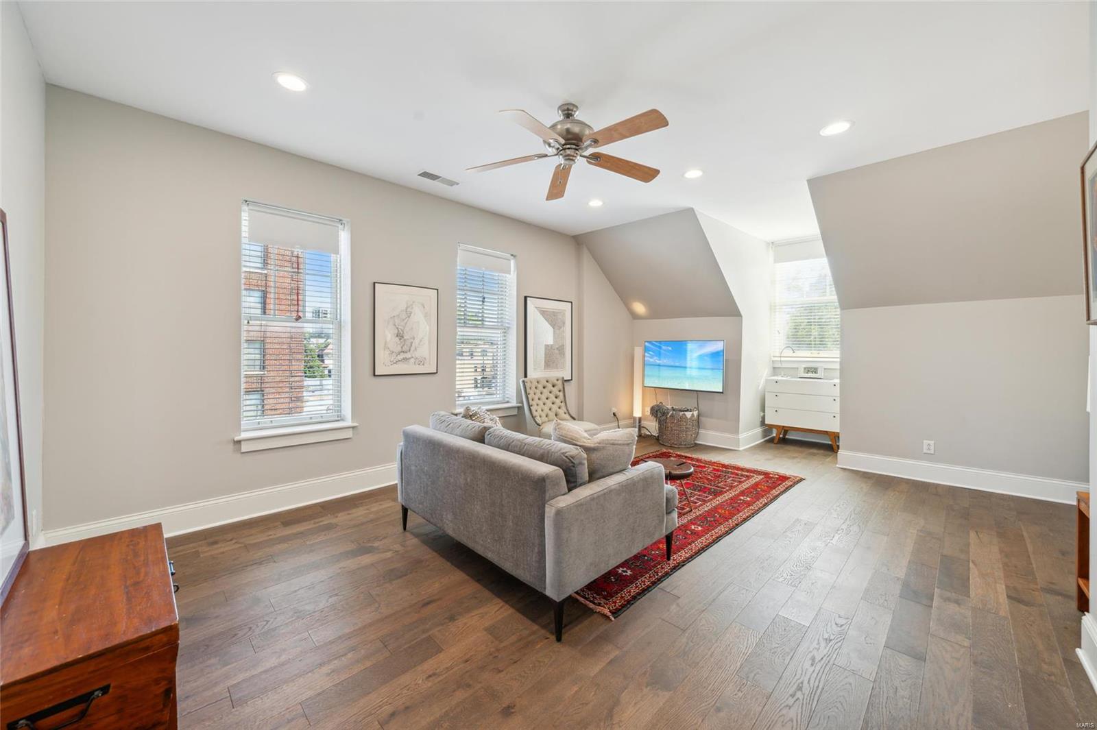 Maryland Plaza Condo - Residential