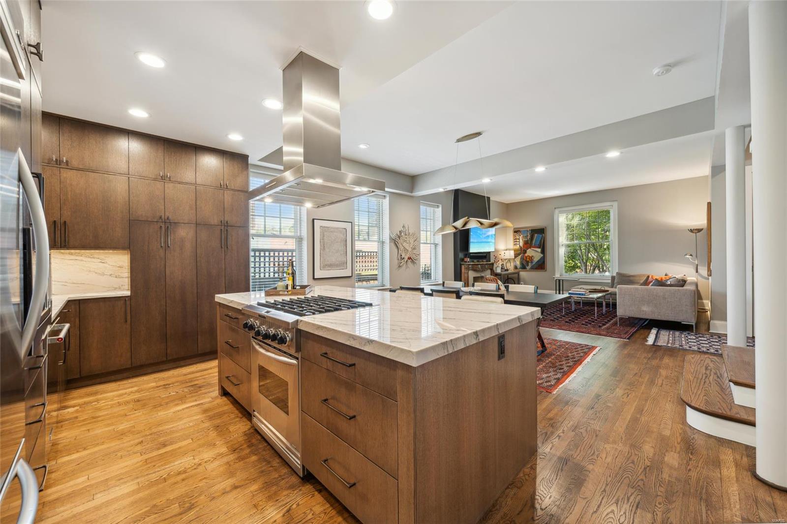 Maryland Plaza Condo - Residential