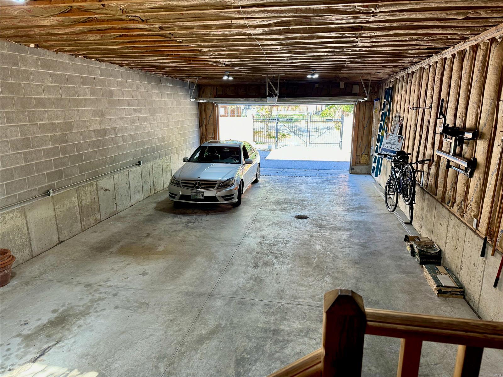 Maryland Plaza Condo - Residential