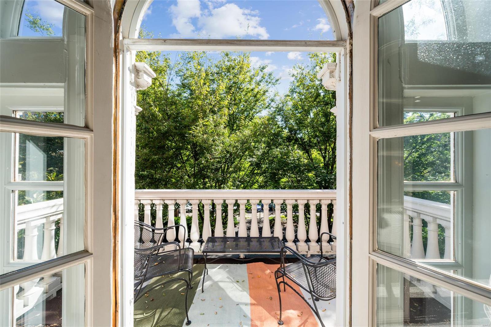 Maryland Plaza Condo - Residential