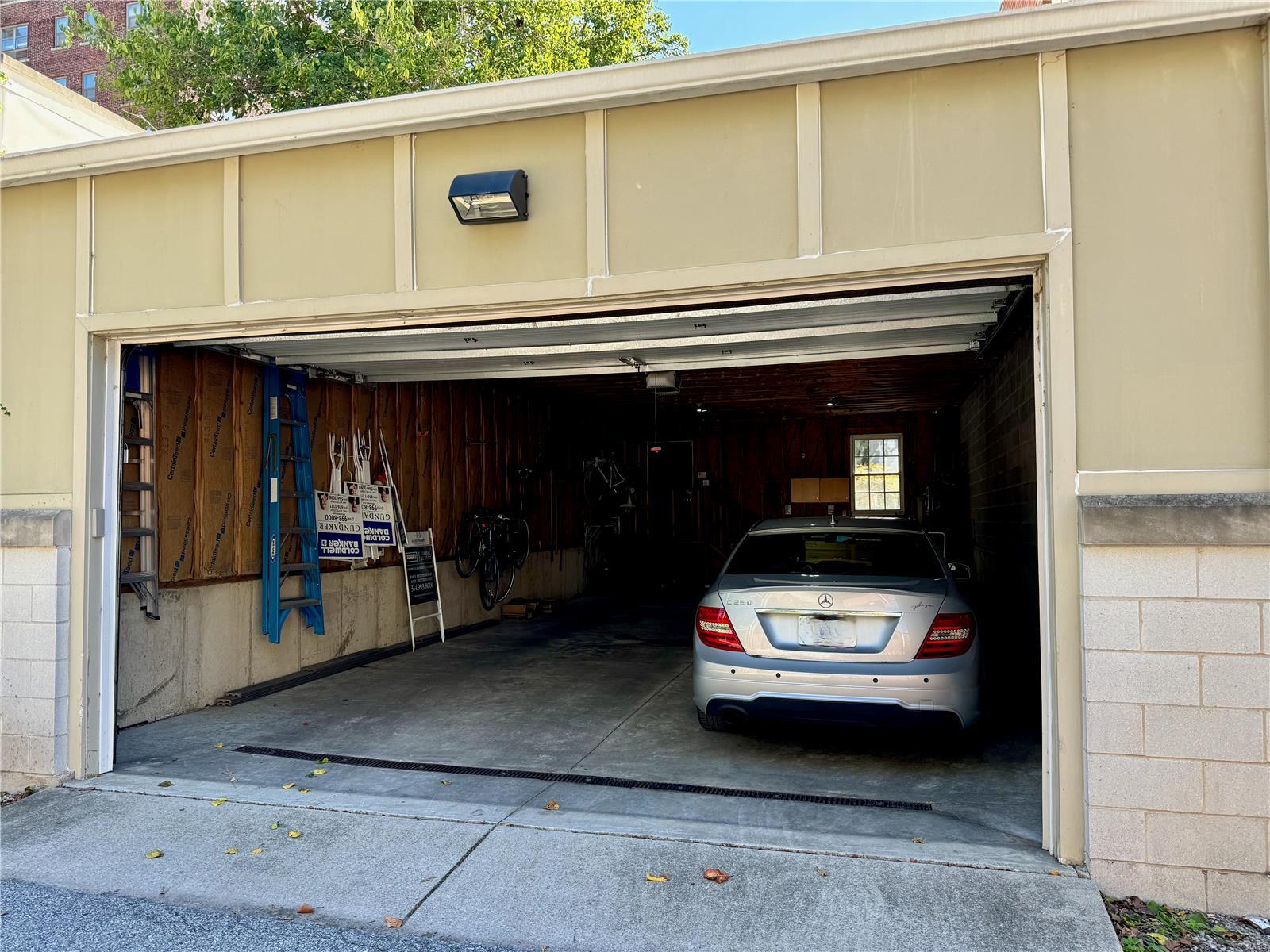 Maryland Plaza Condo - Residential