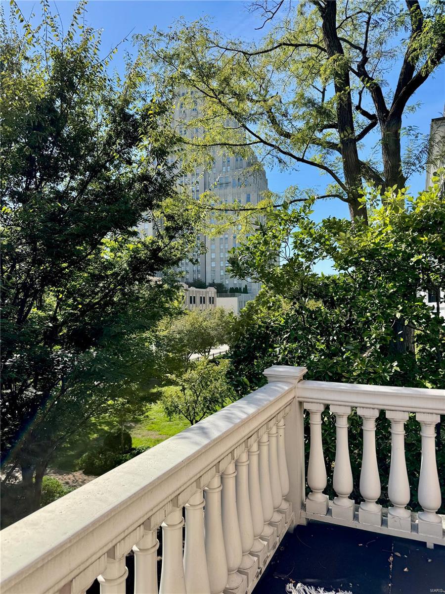 Maryland Plaza Condo - Residential