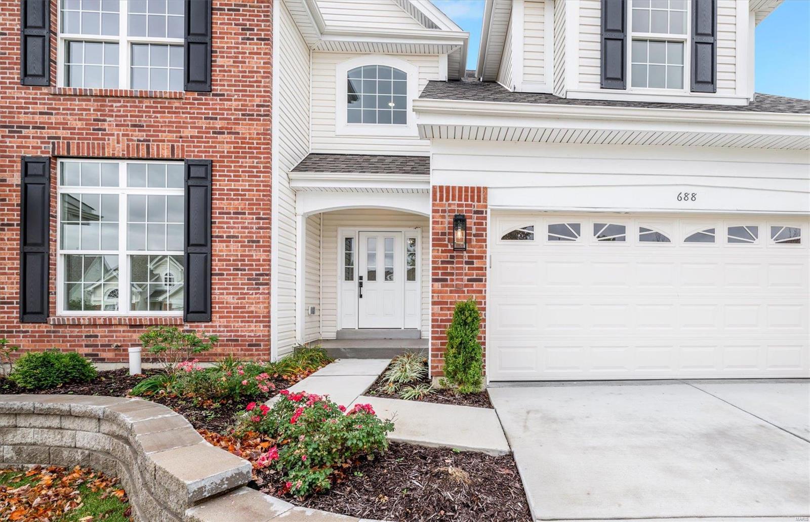 688 Bluffs View Court