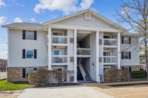 667 S Kirkwood Road 203 Kirkwood MO 63122