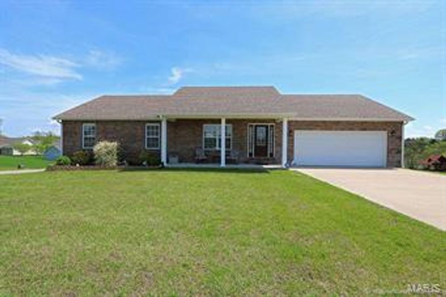 Custom built home only 4 years old.  More than 1500 square feet with a walkout basement, ready to finish.  Master bedroom suite includes a walk-in closet, jetted tub and a walk-in shower.  Living room, is open to kitchen and dining room.  Kitchen features granite counter tops, stainless steel appliances and a nice pantry.  Dining room walks-out to a 10x18 deck that overlooks the .55 acre corner lot.  The unfinished basement is dry walled and ready to finish for that extra living space, there is also a third garage in lower level.  Easy access to the interstate and just 20 minutes from Cape or Jackson.  North elementary and Jackson High School.