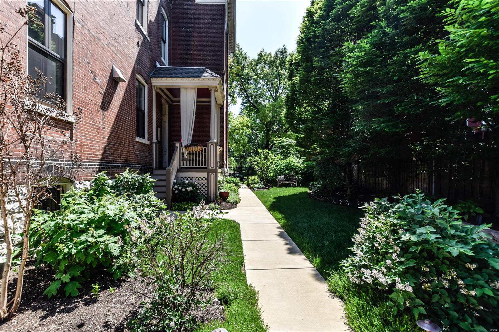 Lafayette Square - Residential