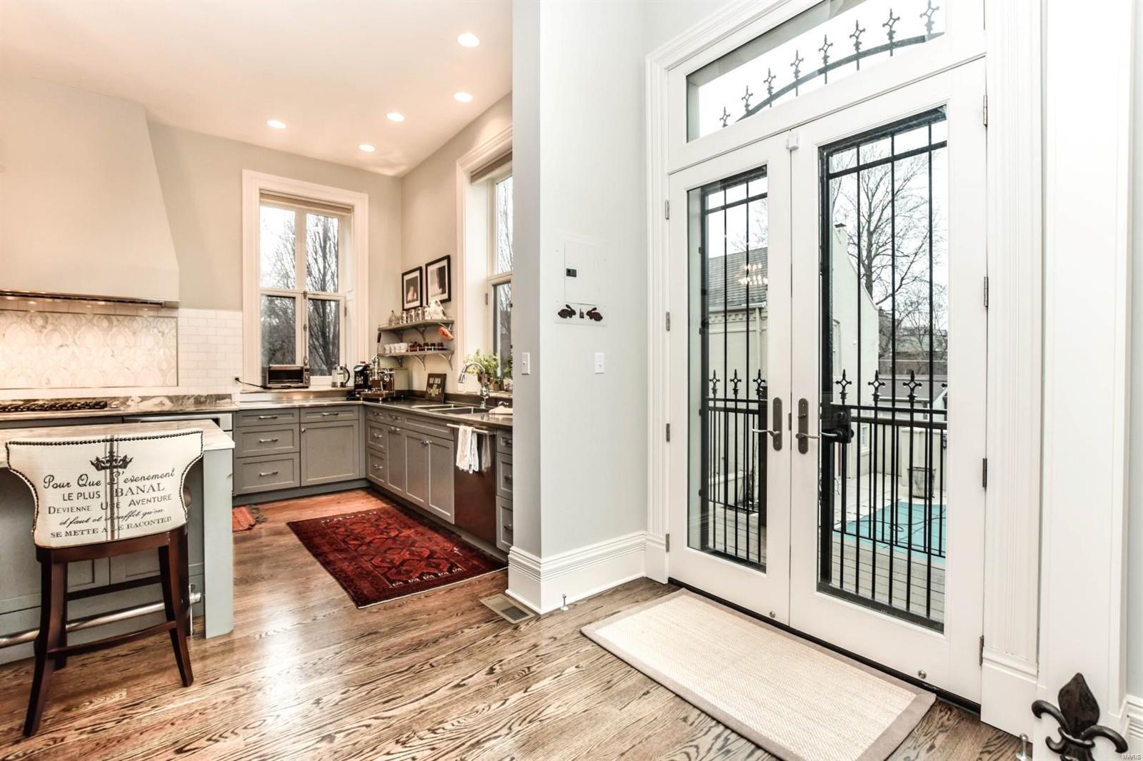 Lafayette Square - Residential